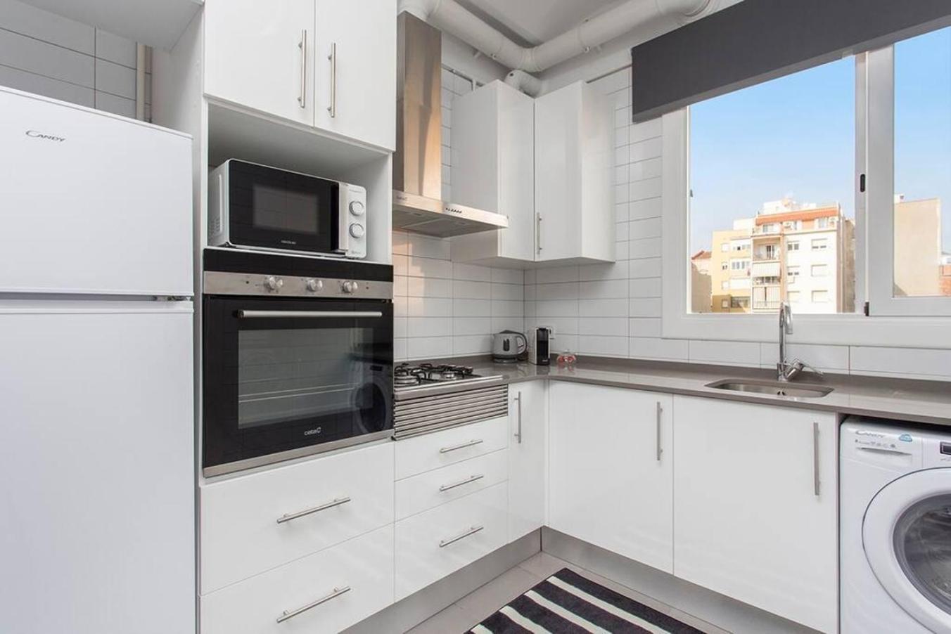 Cozy And Quiet In Trendy Sants Appartement